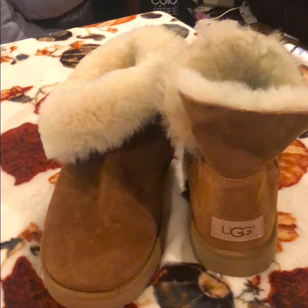 UGG size 6 ankle boot